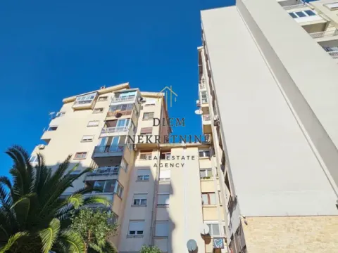 Sale, two bedroom apartment, 60m², Centar, Bar - image 8