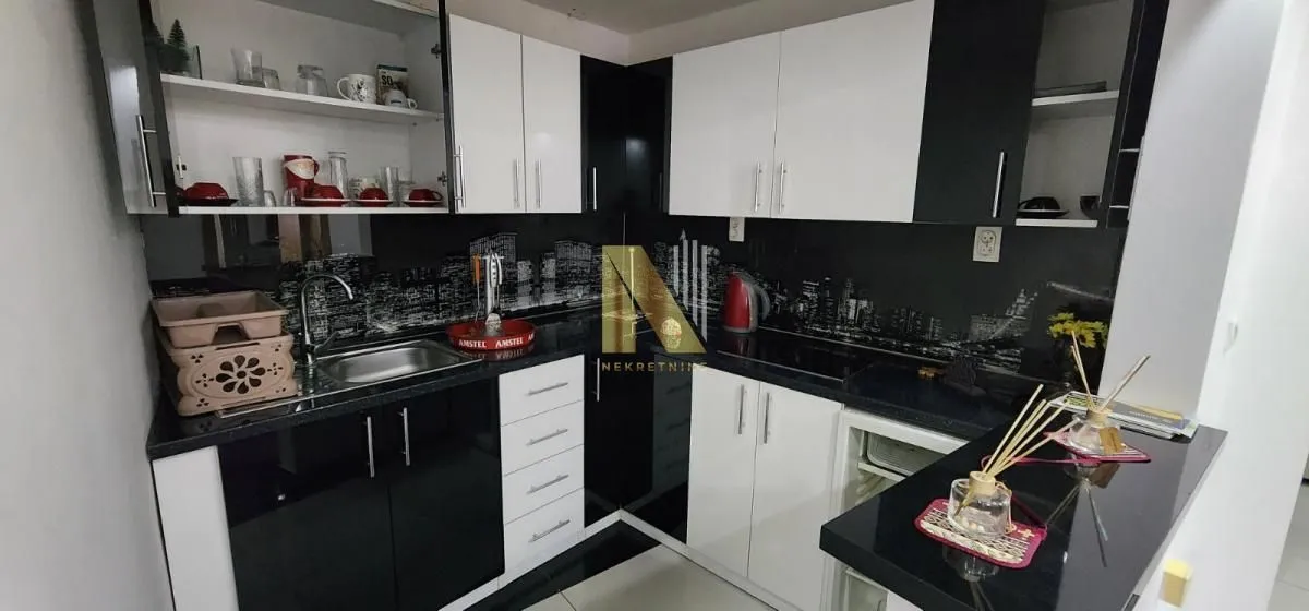 Izdavanje, trosoban stan, 80m², Petrovaradin, Novi Sad