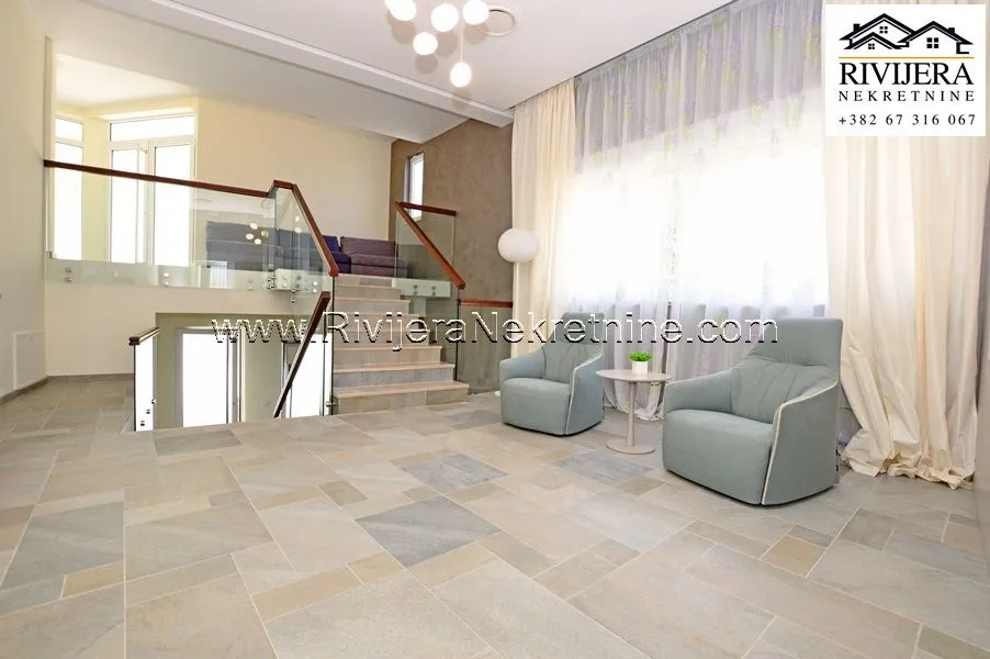 Prodaja, kuća, 285m², Njivice, Herceg Novi