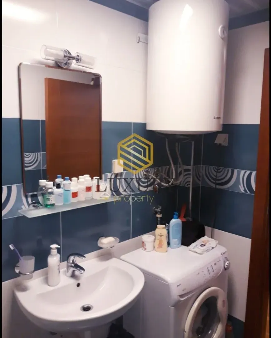 Izdavanje, dvosoban stan, 60m², Centar, Podgorica