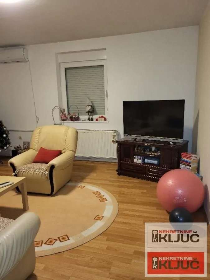 Prodaja, trosoban stan, 82m², Centar, Novi Sad