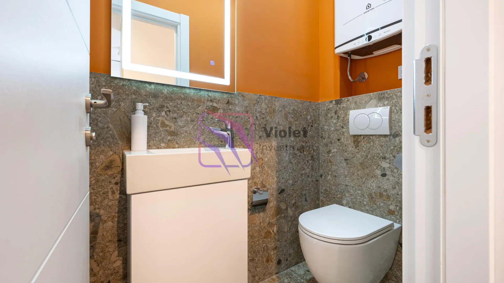 Izdavanje, trosoban stan, 100m², Dalmatinska ulica, Podgorica
