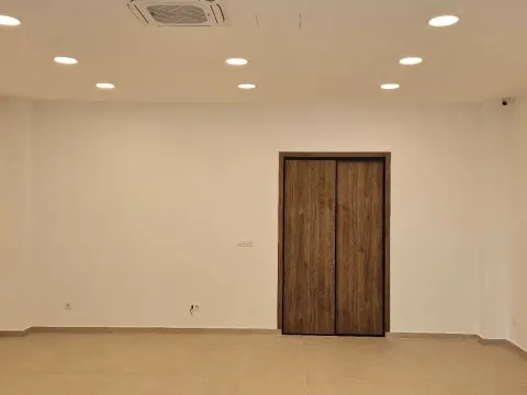 Rent, office space, 46m², Pobrežje, Podgorica - image 2