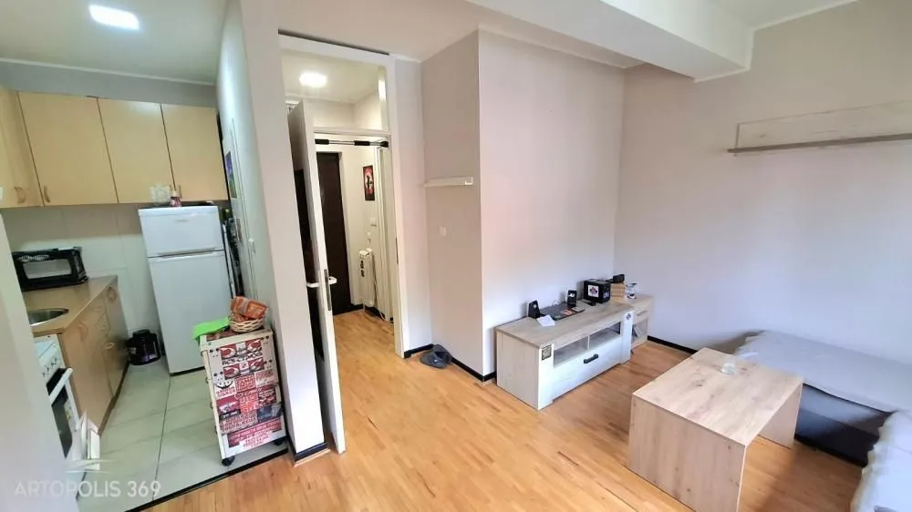 Prodaja, jednosoban stan, 24m², Kneževac, Beograd