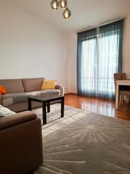 Izdavanje, dvosoban stan, 64m², Stari Aerodrom, Podgorica - image 2