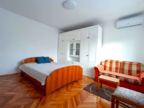 Izdavanje, kuća, 123m², Masline, Podgorica - image 5