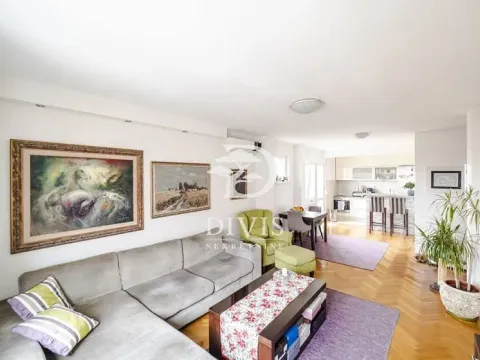 Sale, two bedroom apartment, 56m², Neimar, Vračar Sve Podlokacije - image 2