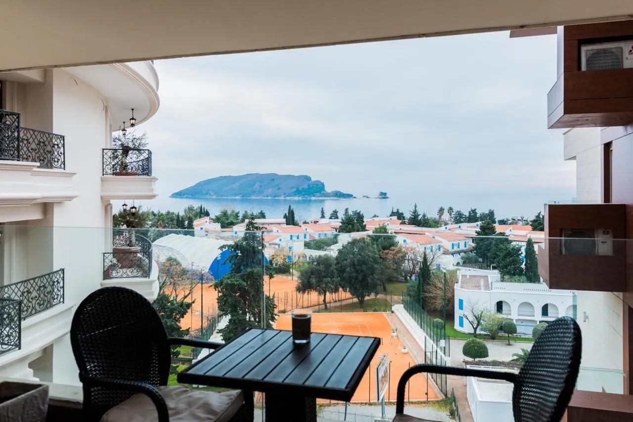 Rent, one bedroom apartment, 77m², Budva okolina, Budva