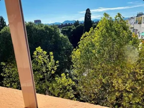 Prodaja, trosoban stan, 103m², Stari Aerodrom, Podgorica - image 12