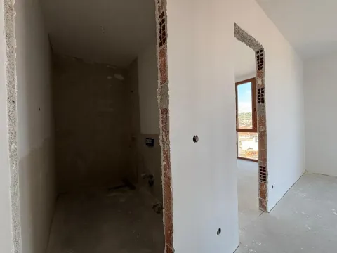 Prodaja, jednosoban stan, 42m², Stari Aerodrom, Podgorica - image 4