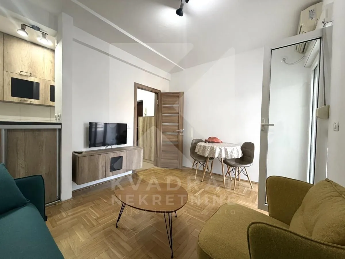 Rent, studio apartment, 25m², Vezirov Most, Podgorica