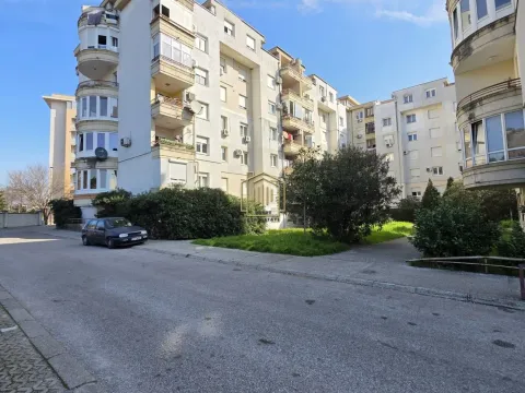 Izdavanje, dvosoban stan, 71m², Zagorič, Podgorica - image 15