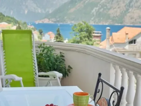 Prodaja, dvosoban stan, 51m², Prčanj, Kotor - image 2