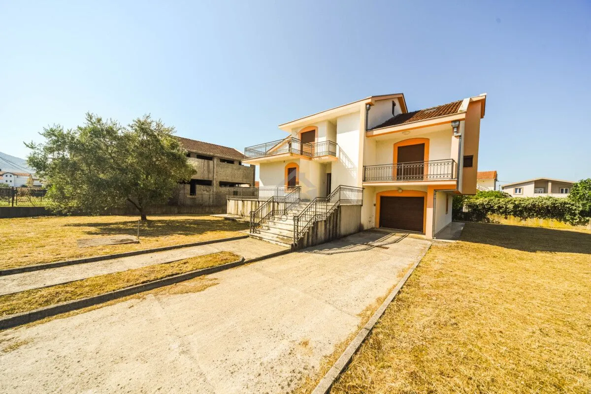 Prodaja, kuća, 350m², Tuzi, Podgorica
