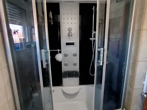 Izdavanje, kuća, 375m², Donja Gorica, Podgorica - image 11