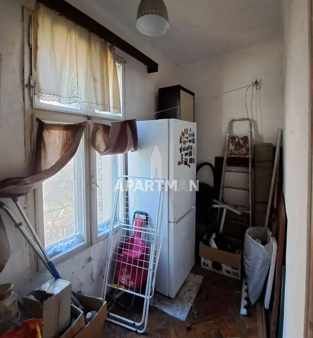 Sale, three bedroom apartment, 74m², Kalenić Pijaca, Vračar Sve Podlokacije