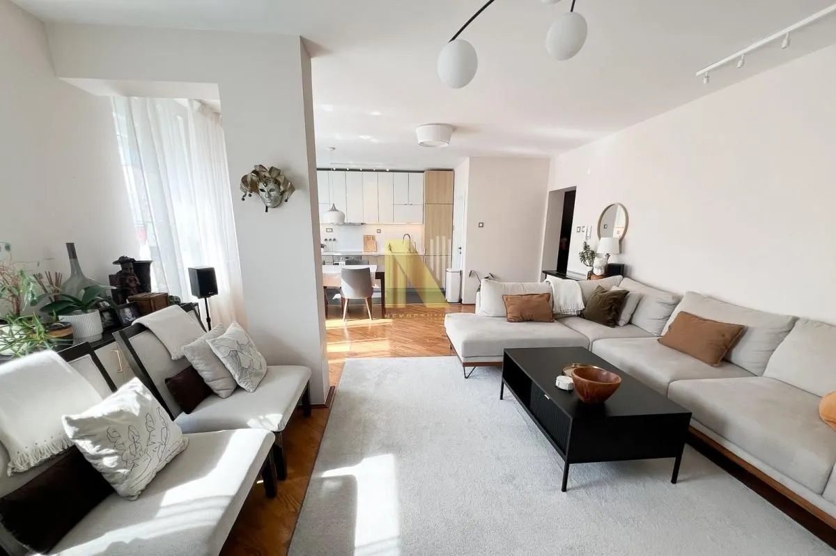 Prodaja, četvorosoban stan, 102m², Cara Dušana, Novi Sad Sve Podlokacije