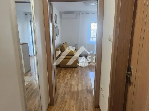 Izdavanje, jednosoban stan, 25m², Bulevar Evrope, Novi Sad Sve Podlokacije - image 6