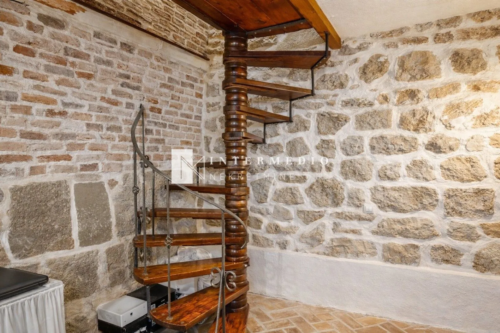 Prodaja, dvosoban stan, 106m², Topla, Herceg Novi