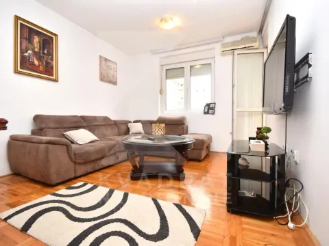 Izdavanje, dvosoban stan, 65m², Stari Aerodrom, Podgorica - image 2