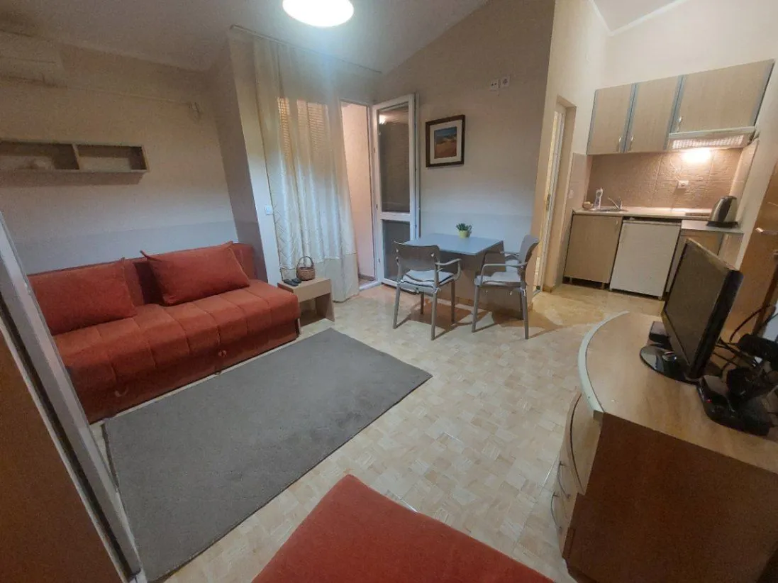 Izdavanje, jednosoban stan, 23m², Ilino, Bar