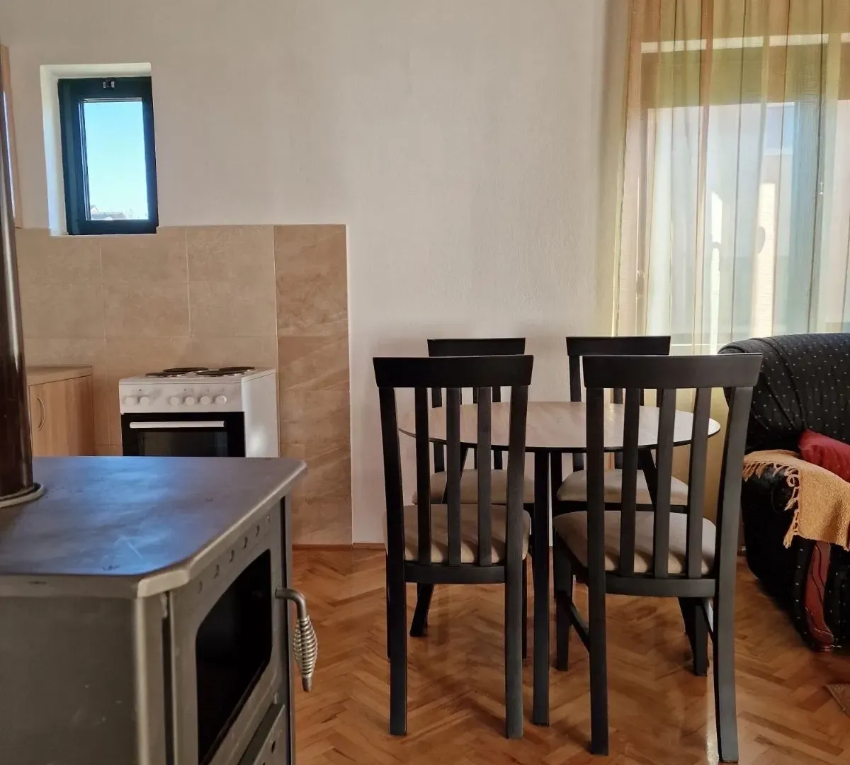 Rent, two bedroom apartment, 80m², Zlatica, Podgorica