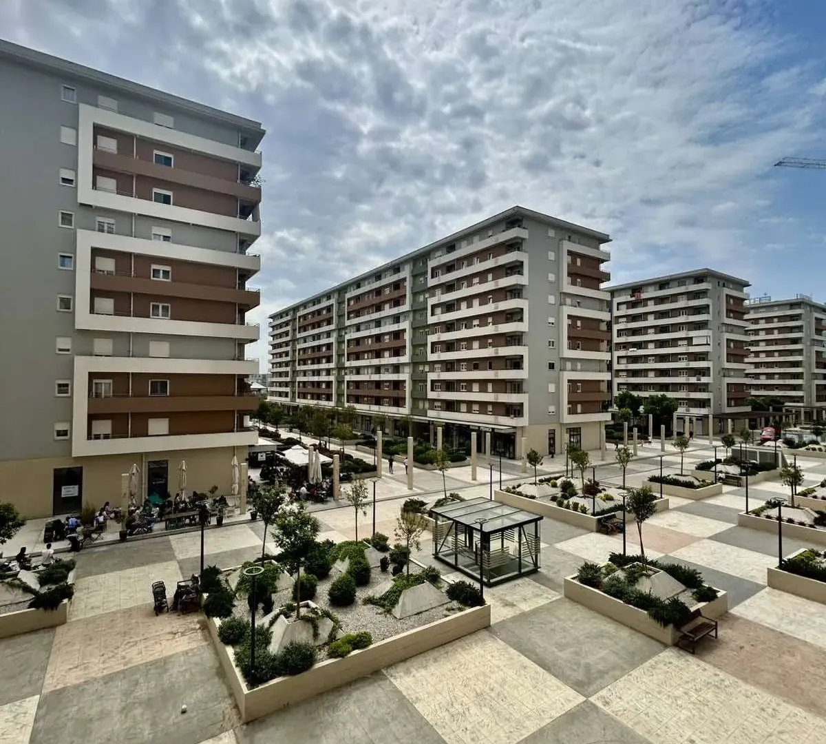 Izdavanje, jednosoban stan, 43m², Central Point, Podgorica