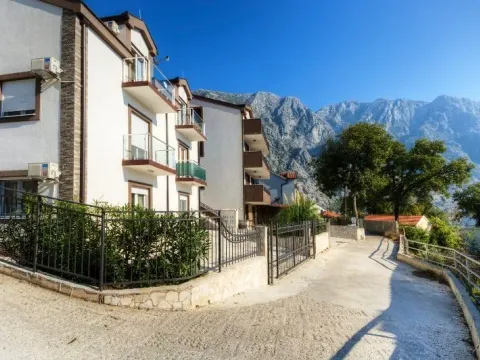 Prodaja, stan, 79m², Orahovac, Kotor - image 2