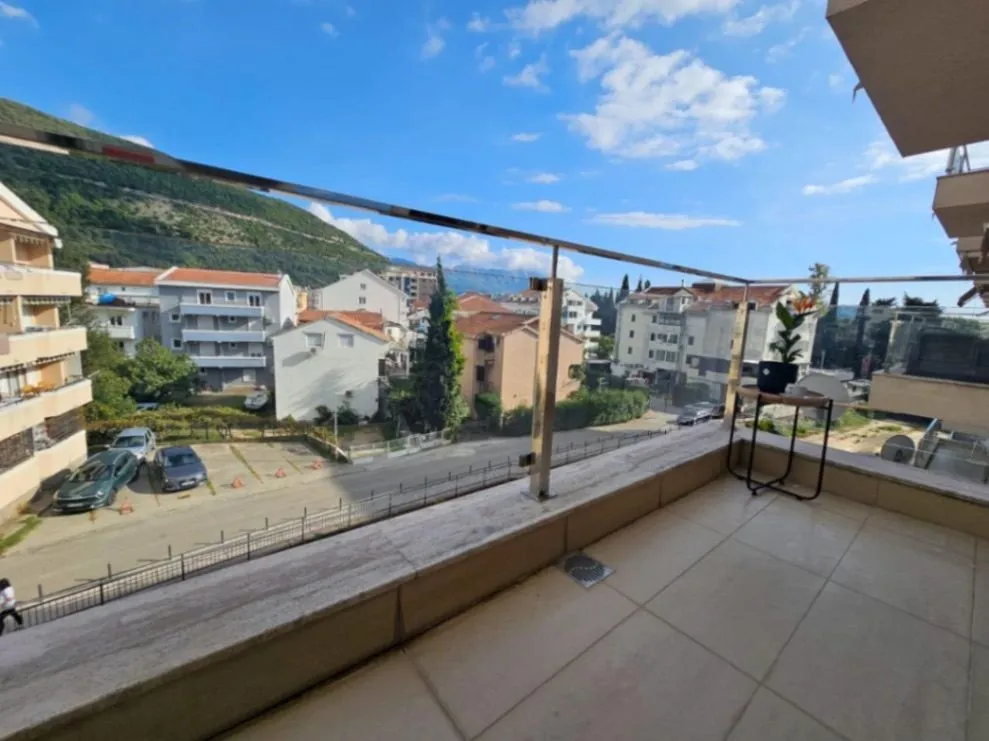 Sale, four bedroom apartment, 86m², Centar, Budva