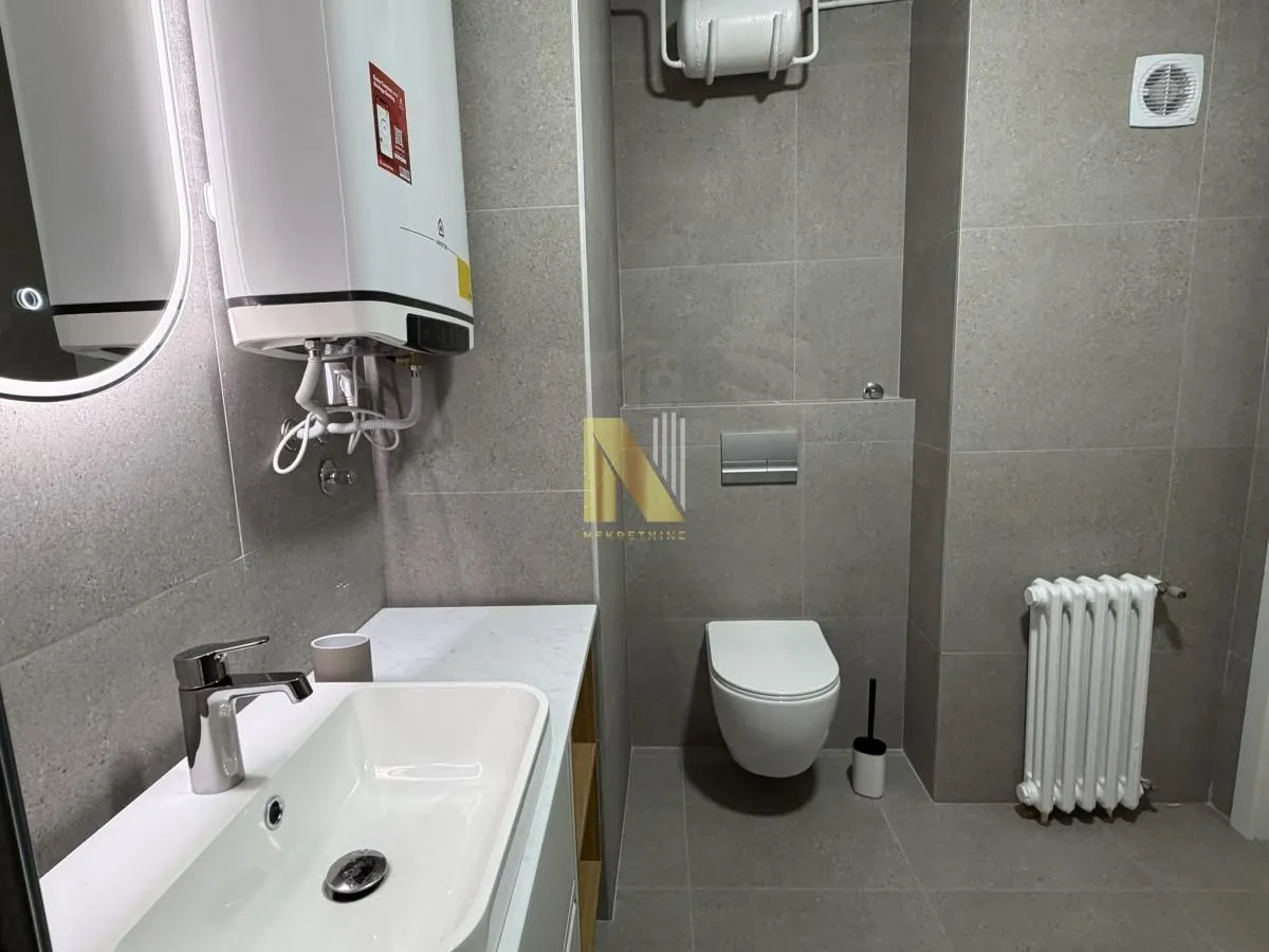 Izdavanje, trosoban stan, 56m², Sajmište, Novi Sad