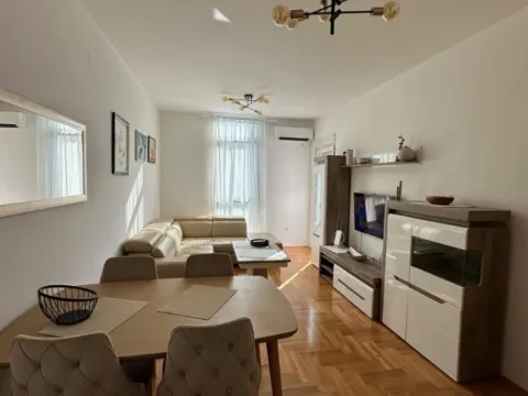 Izdavanje, jednosoban stan, 52m², Kava, Tivat - image 2
