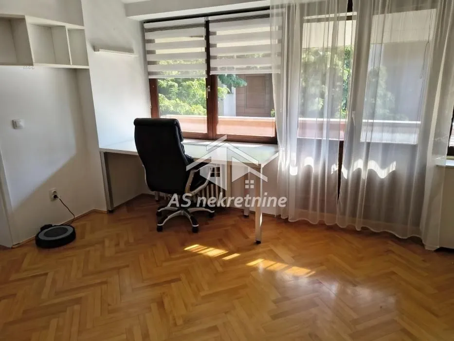 Izdavanje, stan, 100m², Savski Venac, Beograd