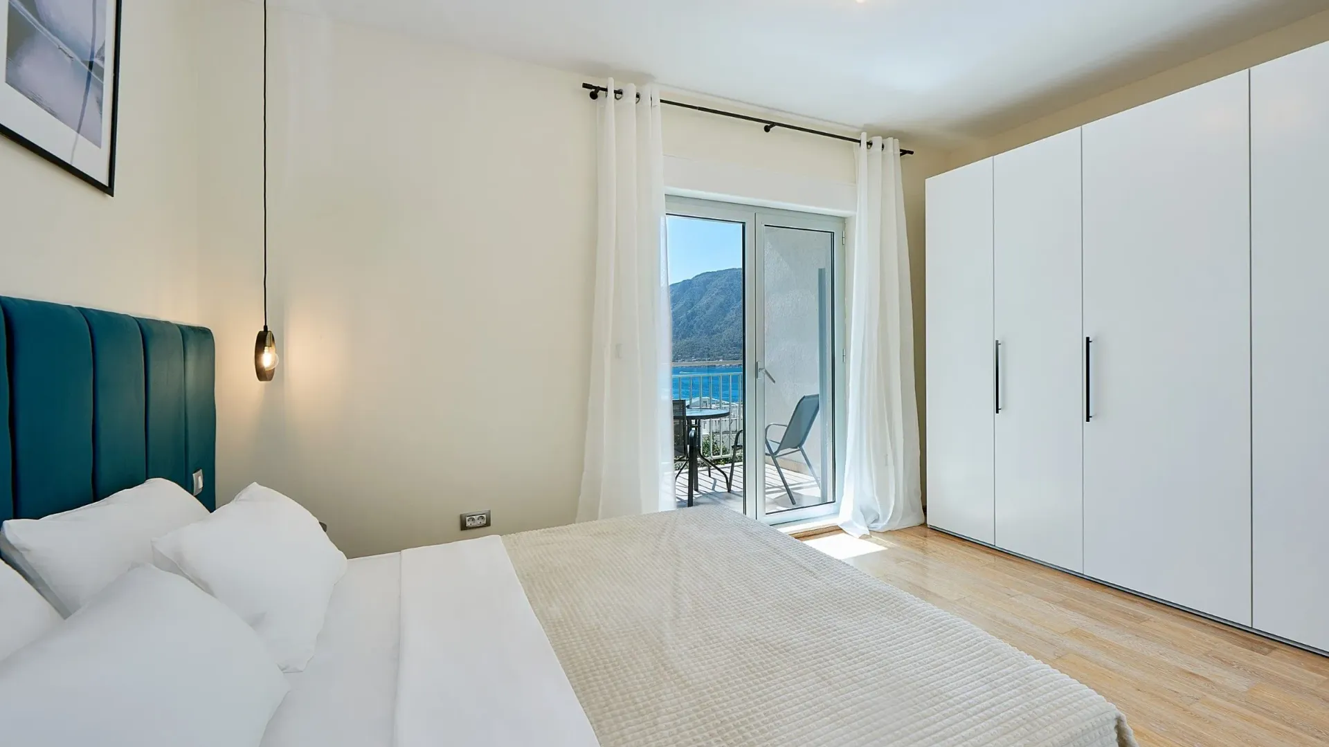 Sale, two bedroom apartment, 75m², Dobrota, Kotor