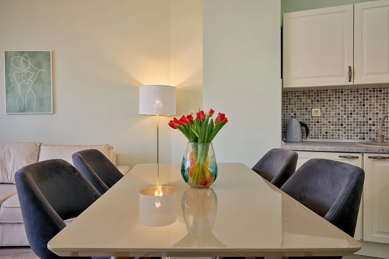 Rent, one bedroom apartment, 60m², Bečići, Budva