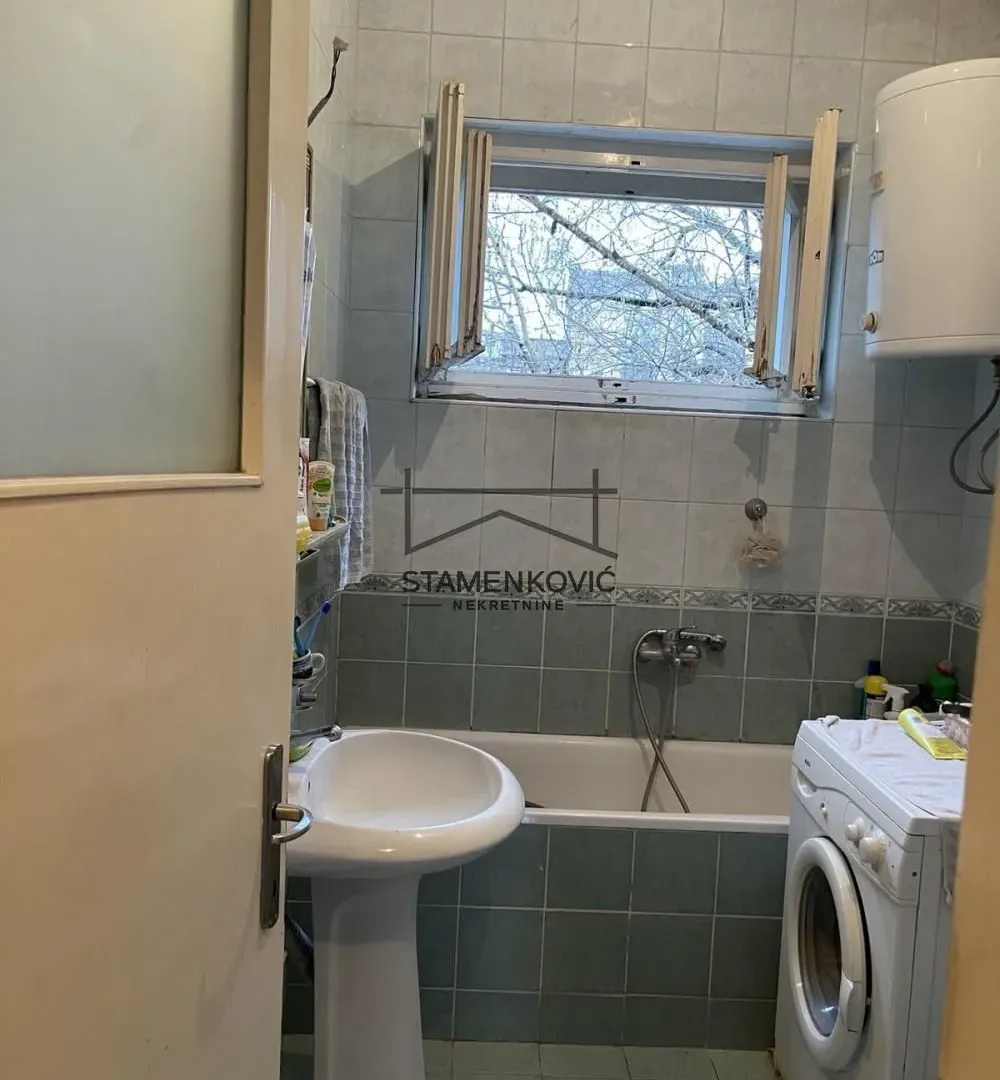 Prodaja, dvosoban stan, 58m², Centar, Novi Sad