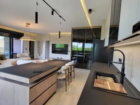 Izdavanje, trosoban stan, 82m², Olimp, Zvezdara Sve Podlokacije - image 16