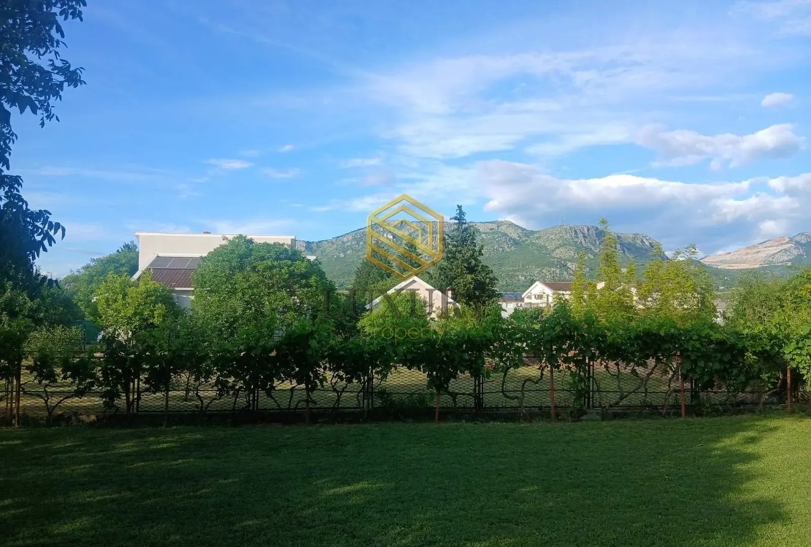 Prodaja, kuća, 100m², Murtovina, Podgorica