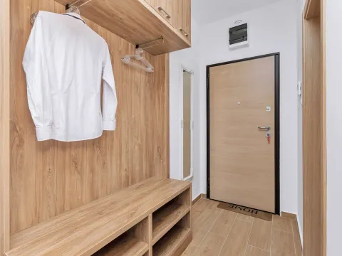 Rent, studio apartment, 26m², Bečići, Budva - image 8