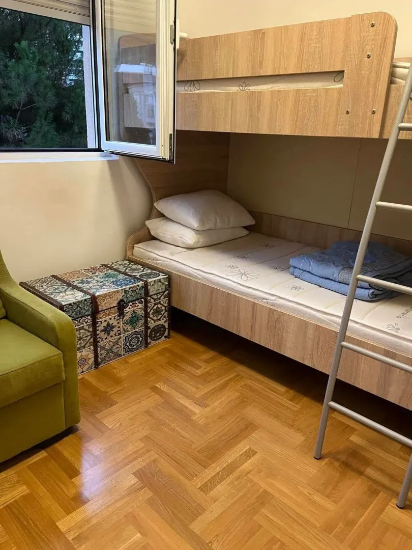 Izdavanje, dvosoban stan, 54m², Golubovina, Budva