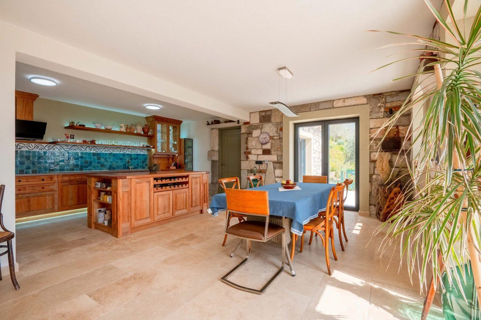 Sale, house, 500m², Buljarica, Budva