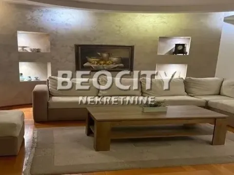 Kuća in Julino Brdo