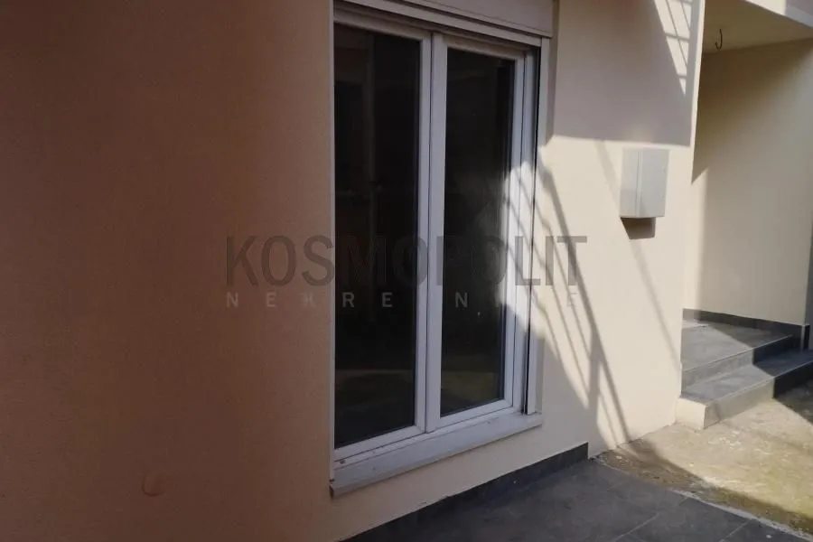 Prodaja, trosoban stan, 67m², Zemun Sve Podlokacije, Beograd