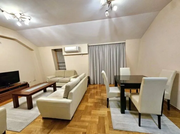 Izdavanje, jednosoban stan, 55m², 1 maj, Podgorica