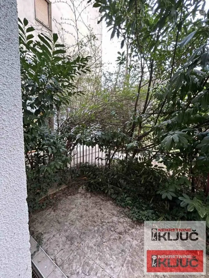 Prodaja, trosoban stan, 75m², Petrovaradin, Novi Sad