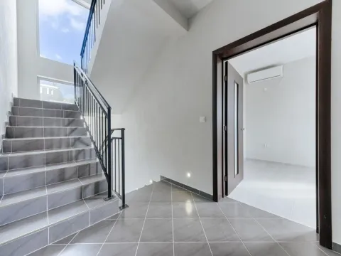 Prodaja, kuća, 250m², Utjeha, Bar - image 15