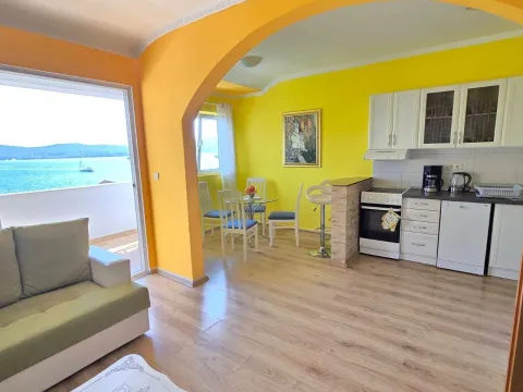 Rent, one bedroom apartment, 50m², Centar, Tivat - image 2