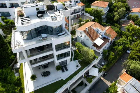 Izdavanje, dvosoban stan, 183m², Gospoština, Budva - image 13