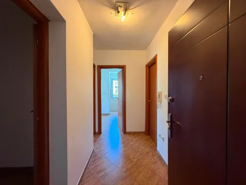 Rent, three bedroom apartment, 107m², Vezirov Most, Podgorica - image 8