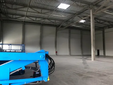 Izdavanje, poslovni prostor, 1300m², Zemun Sve Podlokacije, Beograd - image 2