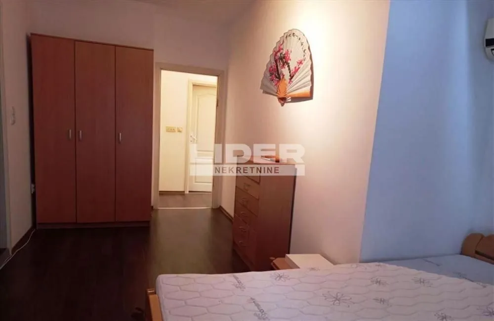 Sale, three bedroom apartment, 133m², Uciteljsko Naselje, Zvezdara Sve Podlokacije